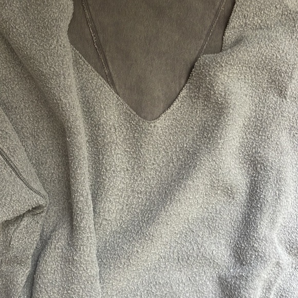 FREE PEOPLE INTIMATELY OVER SIZED SWEATSHIRT REVERSIBLE SIZE S - Picture 4 of 4